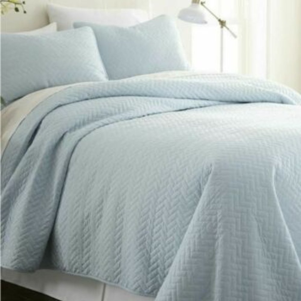 Home Collection Premium Ultra Soft Herring Pattern Quilted Coverlet Twin/Twin XL